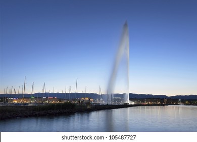 The spouting Geneva fountain at twilight