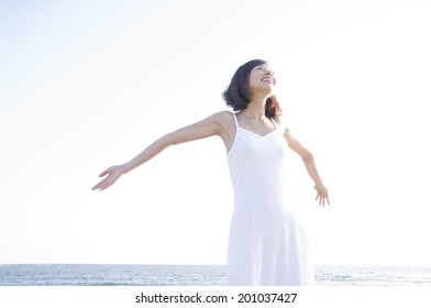 Spread Both Hands Beach Stock Photo 201037427 | Shutterstock