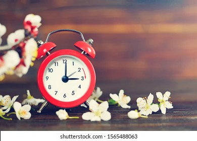 Spring Forward. Daylight Saving Time 