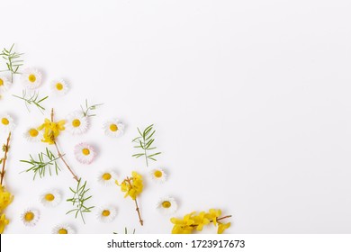 Spring frame of small flowers and daisy, floral arrangement - Shutterstock ID 1723917673