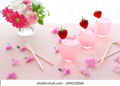 Spring  pastel pink drinks with cherry blossom syrup.
				Mother'sday or valentine's drinks. 