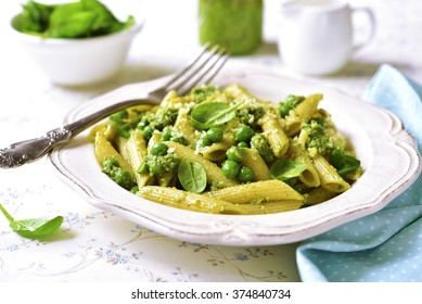 Spring Penne With Spinach Pesto And Green Pea