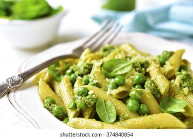 Spring Penne With Spinach Pesto And Green Pea