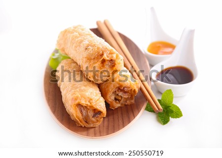 spring roll and sauce