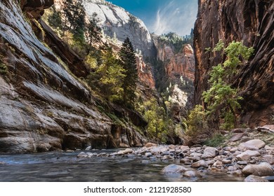 Springdale, UT, USA 02-02-22 The Narrows In Zion National Park