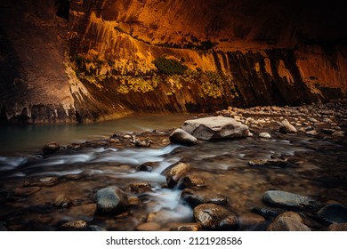 Springdale, UT, USA 02-02-22 The Narrows In Zion National Park