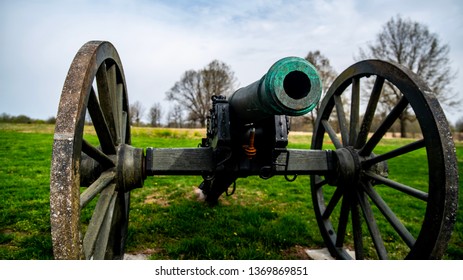 Springfield, MO—April 11, 2019; View Into Open Barrel Of Bronze Civil War Era Cannon With Wooden Wheels And Carriage At Wilsons Creek National Battlefield Park In Southwestern Missouri