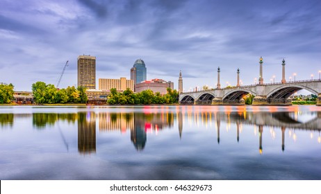 Springfield, Massachusetts, USA downtown skyline.