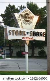 SPRINGFIELD, MISSOUIRI – SEPTEMBER 19: Steak N' Shake Fast Food Restaurant On September 19, 2010 In Springfield, Mo.. This Location Was Listed On The National Register Of Historic Places In 2012.