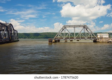 Spuyten Duyvil Bridge, Manhattan, New York, USA