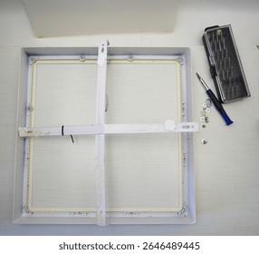 Square and round LED bulb type e27