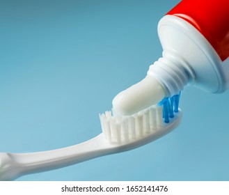 5,242 Squeezing Toothpaste Images, Stock Photos & Vectors | Shutterstock