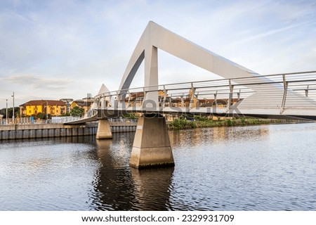 The Squiggly Bridge over the River Clyde in Glasgow, taken shortly after sunrise.