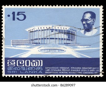 SRI LANKA - CIRCA 2001: A Stamp Printed In Sri Lanka Shows Bandaranaike Memorial International Conference Hall, Circa 2001