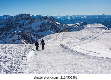 Chäserrugg, St. Galen canton, Schweiz-01 25 2022: Winterwanderweg in der Schweiz