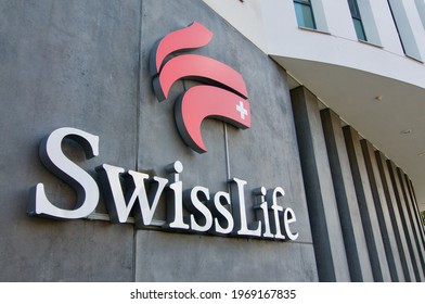 St. Gallen, Switzerland - 14th April 2021 : Swiss Life Logo. Swiss Life Is The Largest Insurance Company Of Switzerland And One Of Europe’s Leading Comprehensive Life And Financial Services Providers