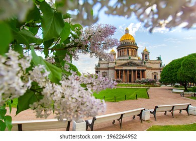 St. Isaac's Cathedral In Saint Petersburg. Spring In Russia. City Landscape With Isakievskaya Square. Cathedral In Center Of Saint Petersburg. Architecture Of Russian Federation. Holidays In Russia