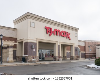 St. Joseph, MO / United States Of America - January 27th, 2020: TJ Maxx Exterior And Storefront Just Off The North Belt Highway.  Main Entrance To Discount Retail Store In Daylight, No People In Shot.