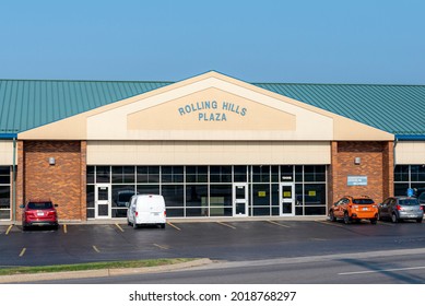 St. Joseph, MO United States Of America - August 2nd, 2021 : Rolling Hills Plaza On North Belt Hwy, Main Entrance To Large Strip Mall With Glass Doors And Signage.