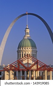 St. Louis Arch And Old Courthouse, MO