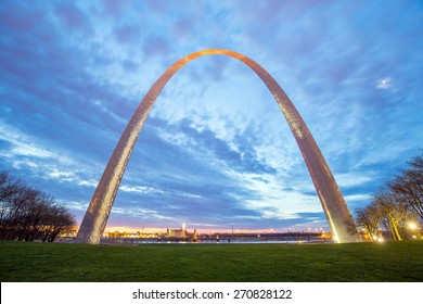 St. Louis Gateway Arch In Missouri At Twilight