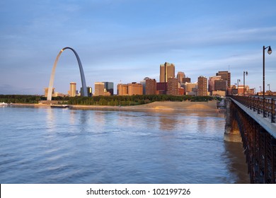 St. Louis. Image Of St. Louis Downtown With Gateway Arch At Sunrise.