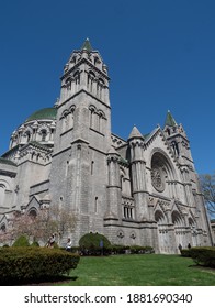 St. Louis, Missouri USA - April 15, 2019. Low Angle View Of Cathedral Basilica Of St. Louis In St. Louis, Missouri Photographed In The Spring With Trees In Bloom.