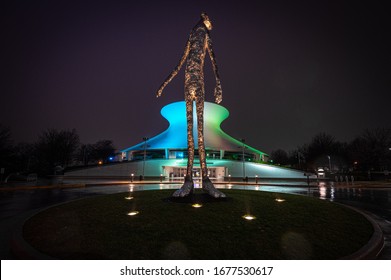 St Louis, Missouri / USA - March 18, 2020: St Louis Science Center With Statue In Foreground