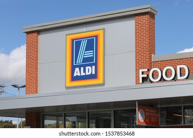 St. Louis, Missouri / USA - October 21, 2019: ALDI food market branch in St. Louis. Aldi is is a global discount supermarket chain based in Germany.