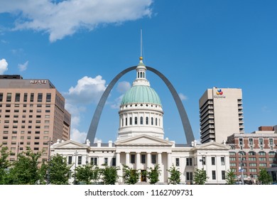 ST LOUIS, MO - JUNE 19,2018: Gateway Arch And Old Saint Louis County Courthouse