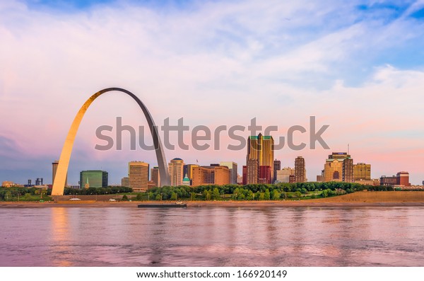 St.\
Louis skyline panorama including the Gateway\
Arch