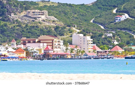 St Maarten Tropical Island .