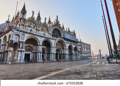 St Marks Basilica/Basilica San Marco