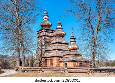 St. Paraskevi Wooden Church In Kwiatoń, Poland.  Built In 17th Century. Originally An Eastern Orthodox Church (tserkva, Tsercov), Now A Roman Catholic Church. UNESCO World Heritage Site