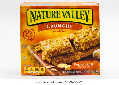 ST. PAUL, MN/USA - FEBRUARY 24, 2019: Nature Valley Peanut Butter Granola Bar Container And Trademark Logo. Nature Valley Is A Brand Of Granola Bars By General Mills.