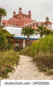 ST. PETERSBURG, FLORIDA - JANUARY 14, 2015 : Loews Don CeSar Hotel Located In St. Pete Beach. It Is A Member Of Historic Hotels Of America, The Program Of The National Trust For Historic Preservation.