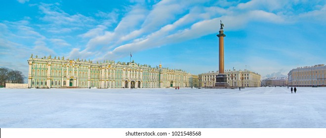 St. Petersburg Palace Square In Russia. Winter Day Panorama With Blue Sky And White Snow.
Tourist Landmarks Of The Hermitage And The Alexander Column.