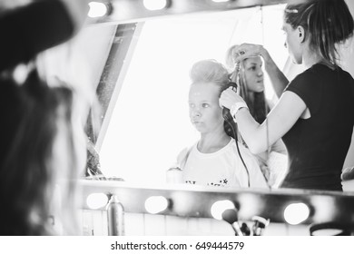 2,385 Editorial hair stylist Images, Stock Photos & Vectors | Shutterstock