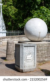 St. Petersburg, Russia - July 17, 2021: Street Trash Can In St. Petersburg In The Central Park Of Culture And Recreation