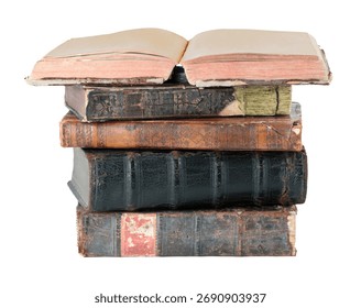Стопка антикварных книг с одной открытой книгой, на которой изображены пустые страницы, изолированные на прозрачном фоне. Идеально подходит для винтажных, исторических или образовательных проектов дизайна