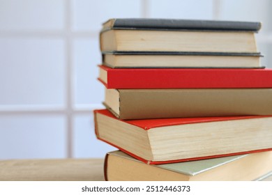 stack of books on table, education and learning concept, library, schol, academic