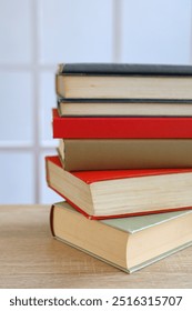 stack of books on table, education and learning concept, library, schol, academic