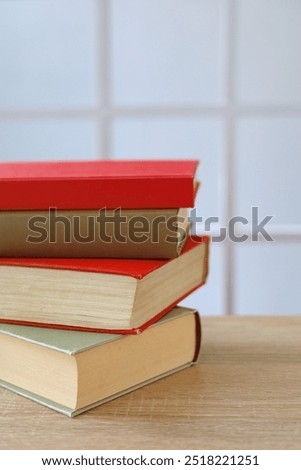 stack of books on table, education and learning concept, library, schol, academic