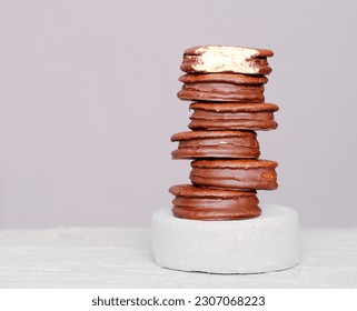 stack of chocolate cookies on the table, dessert of chocolate cookies, chocolate dessert, choco pie.