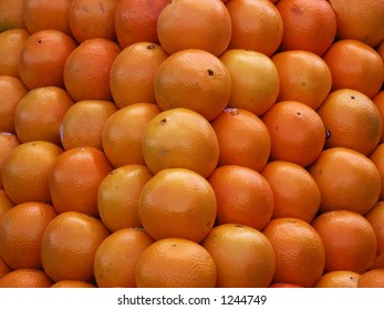 stack of oranges