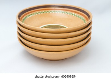 A stack of plates.
