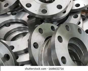 Stacks of various sizes of small flange welded,Flat Face Flange.
