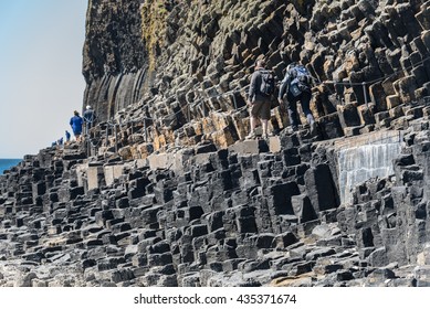 Staffa Walkway To Fingal's Cave