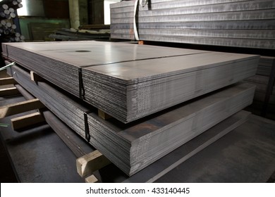 Stainless steel sheets deposited in stacks