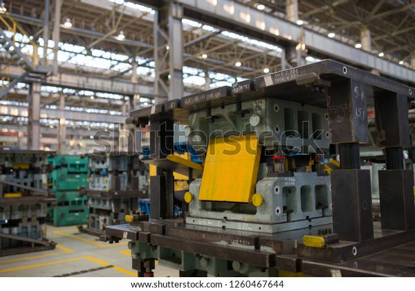 Stamping lines in a\
car plant, hydraulic\
press